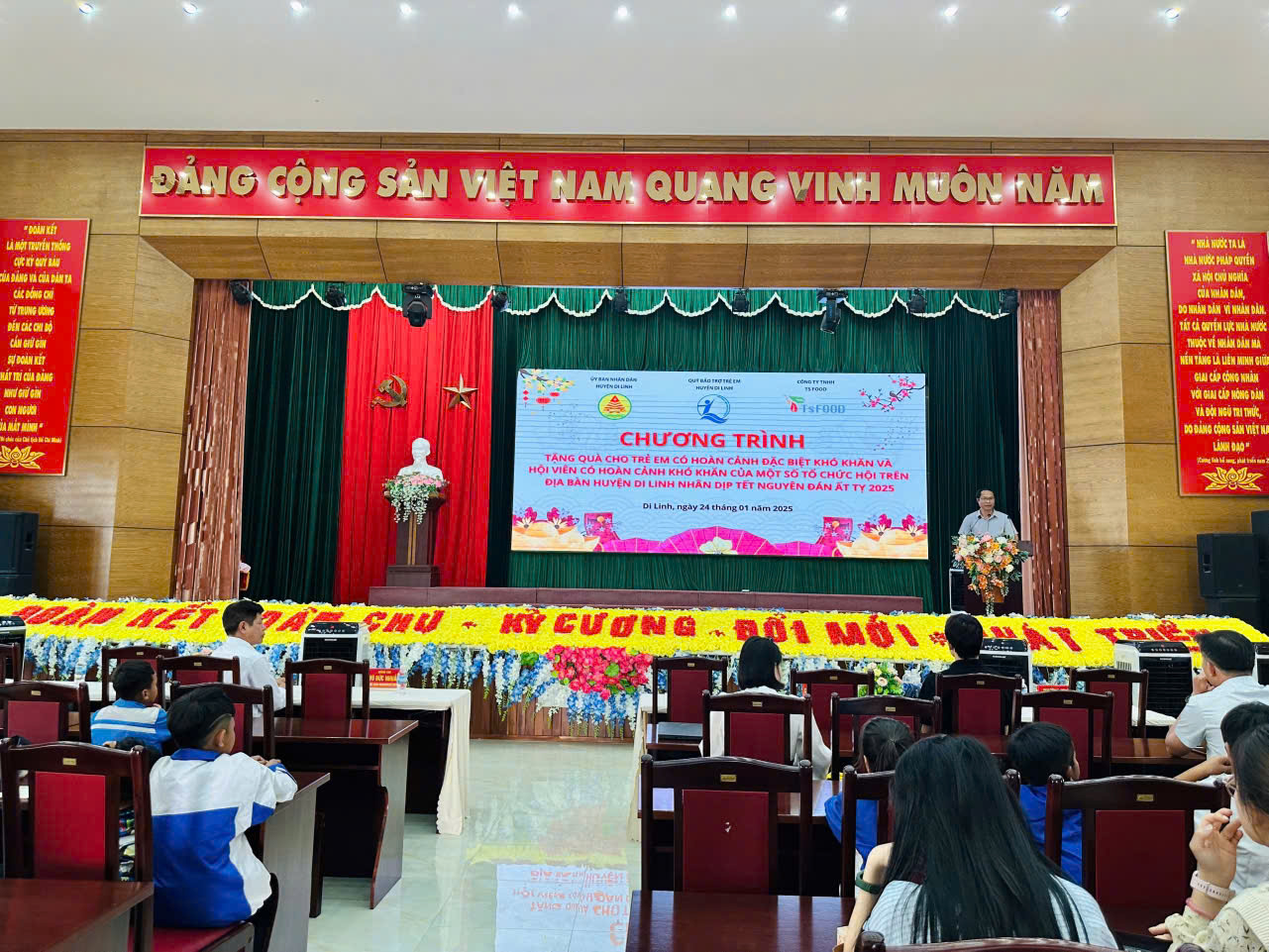 Welcome the New Year 2025